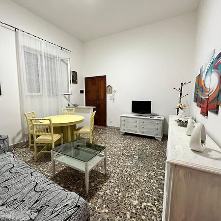 ブリンディジErcoles Houseアパートメント エクステリア 写真